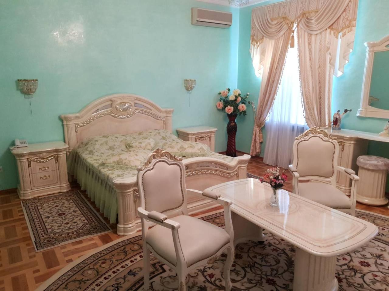 Ceasar Hotel Nikolayev Ngoại thất bức ảnh
